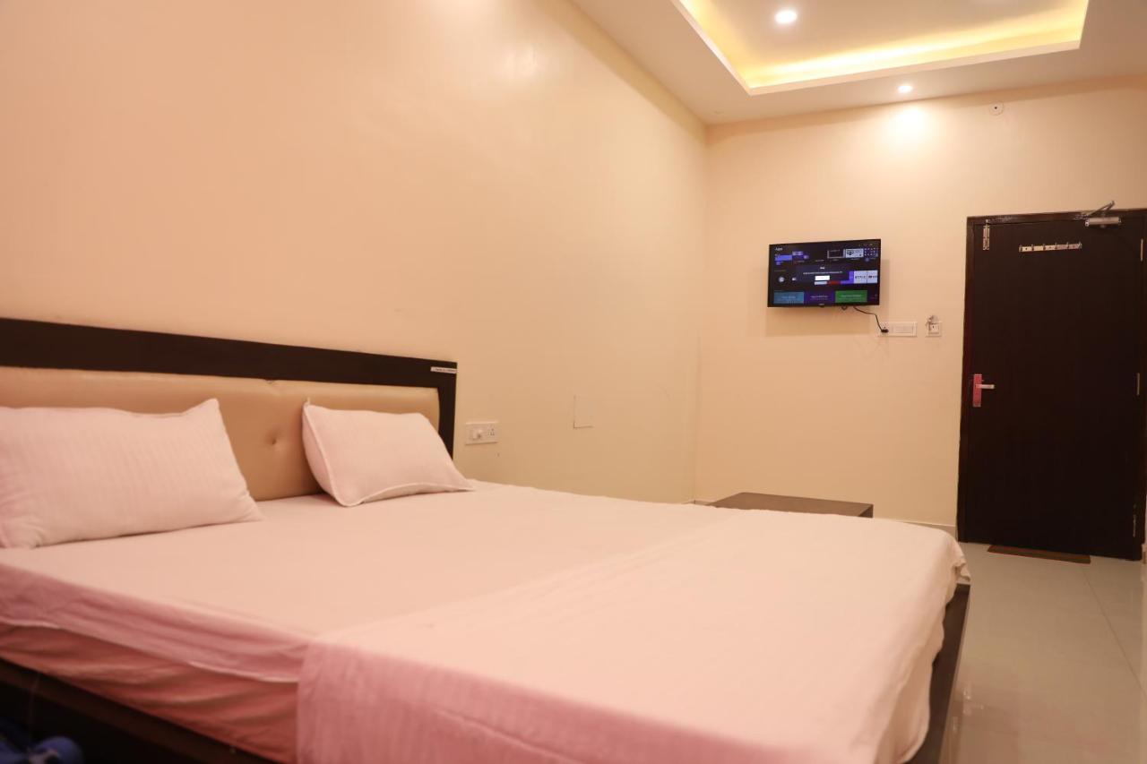 Hotel shri siddhivinayak Bina-Etawa Bagian luar foto