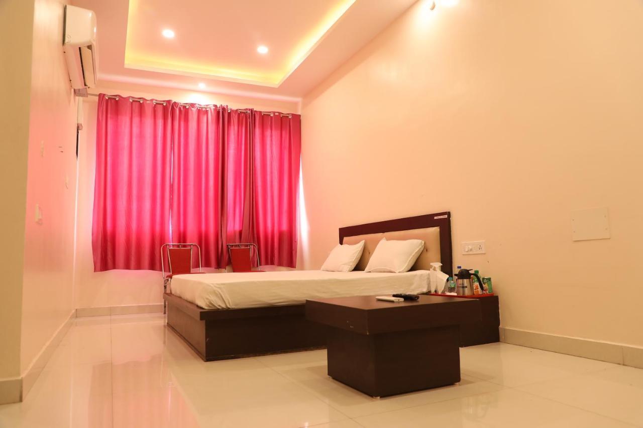 Hotel shri siddhivinayak Bina-Etawa Bagian luar foto