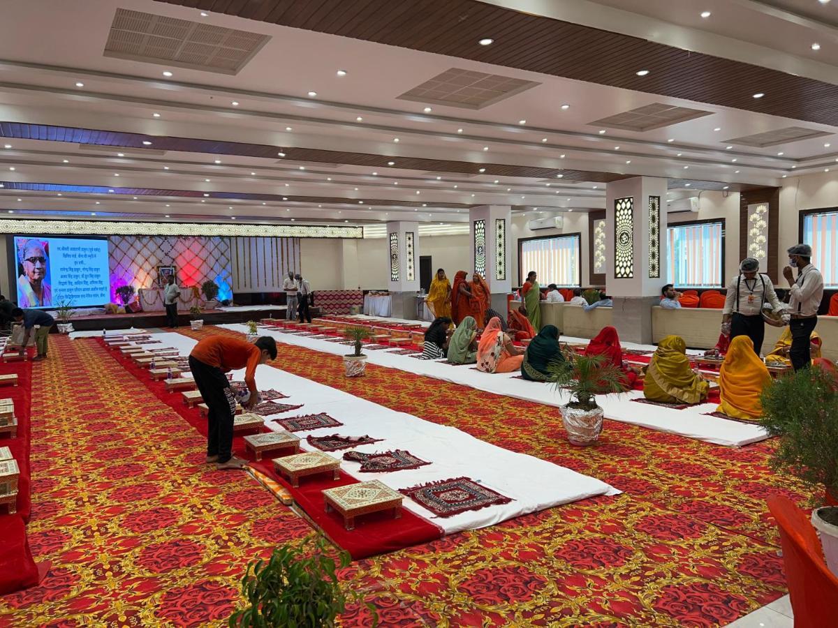 Hotel shri siddhivinayak Bina-Etawa Bagian luar foto